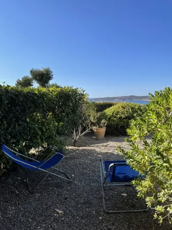 Sea view. Luxury residence in a flower-filled park. 3-star rating Отели в г. Каржез