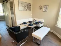 Beach Themed Oasis with Jacuzzi/Pool close to Kemah Boardwalk, Galveston, Nasa
