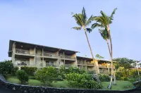 Oceanfront #2 at Hana Kai Maui - Romantic Studio 100' from Water! Hotel dekat Hana Bay Beach Park