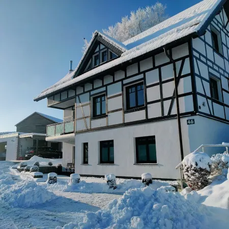 Ferienwohnung Hermes - Eicherscheid Отели в г. Зиммерат