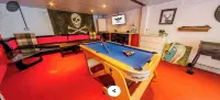 5 double bedrooms all with en-suites, PPE room for offshore workers, games room Hotels in Hartlepool