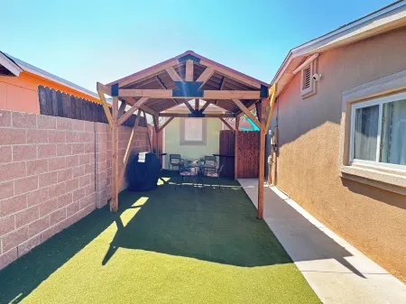 Cozy & Quiet Centralized Studio Отели рядом с достопримечательностью «Silver Family Geology Museum»