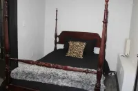 6 Bedroom home with a shabby chic touch! Hotel dekat Sherman Bearcat Stadium