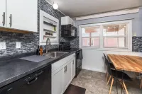 ⁂Centrally Located⁂Close to Downtown⁂Stocked Kitchen⁂