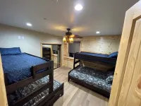 Luxurious & Spacious Family Mountain Retreat in Big Bear with Game & Movie Rooms
