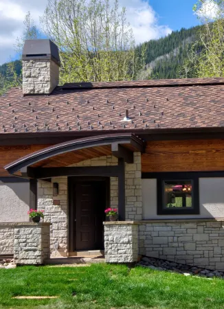 Views, Snow, Free Shuttle to the slopes! Book your Holiday Magic Now!