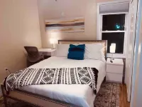 5 bedroom in the center of Springfield .