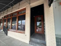 Steps from Downtown~King Bed~UPSTAIRS~Cozy Stay Hotels near Elizabeth Circle