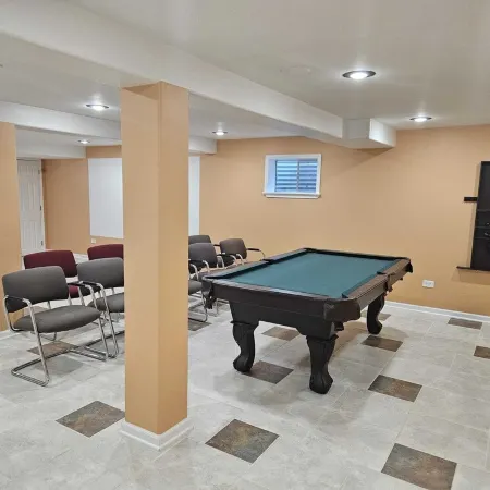 Big 5Br, 3.5BA Game Rm Prime Safe Location Mins to down Town Chicago