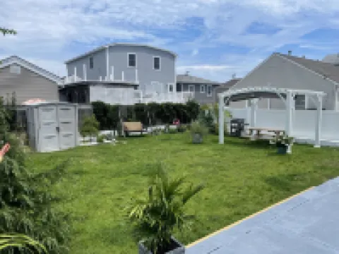 Beautiful 2 Bed Apt w/ Parking & Beach Passes - Walk to Beach, Rides, Waterpark