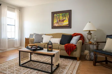 New! Cozy Home 10 min to Magnolia and Baylor