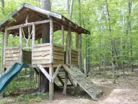Unique Rustic Ski-Tree House - Game room, Hot tub & Sauna Hotéis em Jay