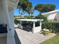 Villa Giuliana luxury home: swimming pool, solarium, barbecue. A few steps from the sea