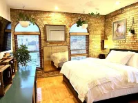 City Treehouse Loft & Balcony - Old Town Lansing