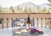 2br+loft Townhome @ base of Dollar Mtn. ski area; hot tub & pool