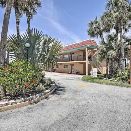 Pelican Inlet - Cozy Beach Condo!1 block from the beach! Sleeps 6. Pool/Tennis