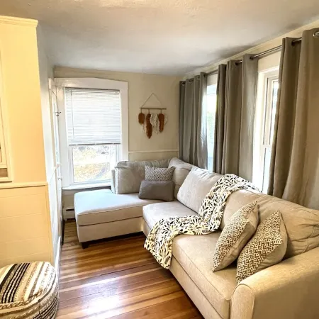 3B apt Downtown Ipswich