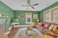 2 BRs / 2 BAs - Stroll to Coffee, Bakery, Wine Bar - Downtown Garner