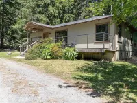 Romantic newly renovated beach cottage Hotels in Gualala