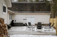 Sleeps 14! Hot Tub, GAME ROOM, ORV Trails & EASY lake access!