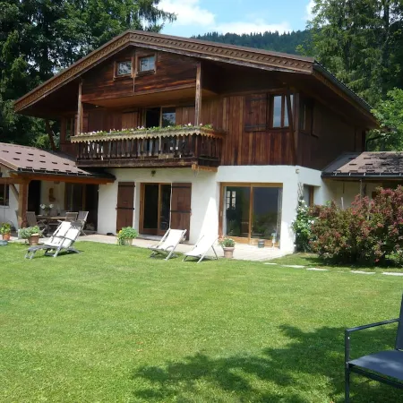 Beautiful apartment in chalet, 3 km from La Clusaz with jacuzzi