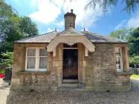 Cosy cottage located 25 minutes from Edinburgh City Centre 住宿飯店