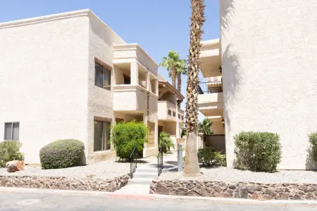 Lake Havasu: Project Relax - Recently Renovated! Pool & Spa - Amazing Location