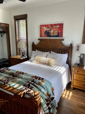 The Blacktail at Elk Ridge Village Cabin 301A with Views Flathead Lake.