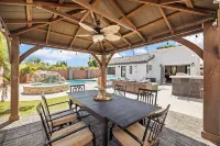 Golden Paradise POOL SPA FUN