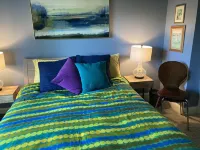 Your Beach "Summer White House": Walk/Bike to Shops, Eats, Beach; 3BR. Sleeps 6.