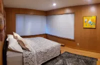 Cozy 2 bedroom house/w garage in Skokie Hotels in Skokie