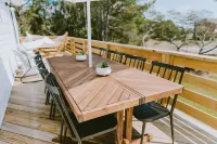 NEW BUILD, Modern coastal home. 10 min walk to beach and sound! Hotels in Kill Devil Hills