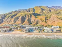 Beautiful, luxurious hideaway right on Carbon Beach in Malibu! Hotels in Malibu