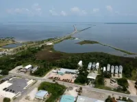 Bayside Oyster.  3 Bedroom. 3 Bath. 2 Min. Walk to Beach. Stunning Sunsets