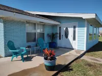 Relaxing home with bay view and close to Rockport Beach. Hotels near Windway Studio-Gallery