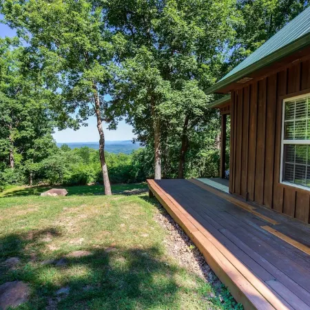 Cozy 2-BR cabin in the beautiful Arkansas forest!