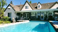 Little Castle Pool, Hot Tub, Napa, Sonoma, San Francisco