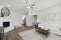 Remodeled Modern Private Boutique Getaway! 3bd/2ba