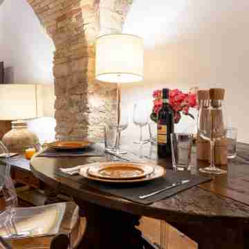 Saint Francis Studio Apartment Dining/Meeting Rooms