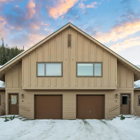 Camp Tu’Wani Ski-in/Ski-out Condo Retreat Big Sky