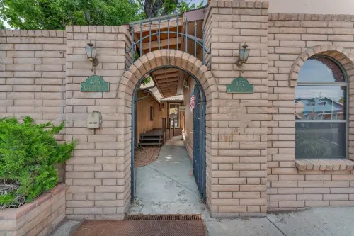 Right on Historic RTE 66 in Downtown Williams.  Steps away from all the action!