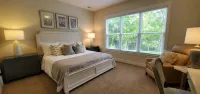 Stunning, Designer 6 Bdrm Lake House, Relaxing Retreat, 15 Min from GSP!