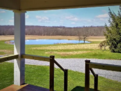 Windy Hill Cottage Hotels in Venango County