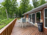 Beautiful house on Brule Lake! Hotels in Stambaugh Township