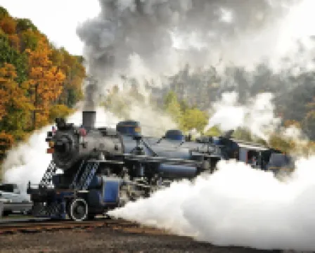 Historic Mercantile Studio - Ground Floor w/Fireplace & Parking