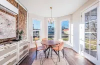 Lovely historic spot, walk to the square! Hotels in Franklin