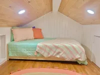 Walk to beach, great yard, central air, sleeps 6 + loft
