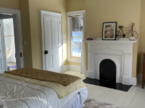 Entire remodeled farmhouse. Hotels in Venango County