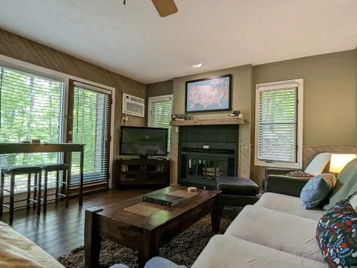 Cozy 1 Bedroom Condo Off 12th Hole at Devil's Knob Golf Course