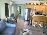 CLEAR water views @Tiki haven! Quick ocean access, Pool, HotTub, FUN! FREE ICE!